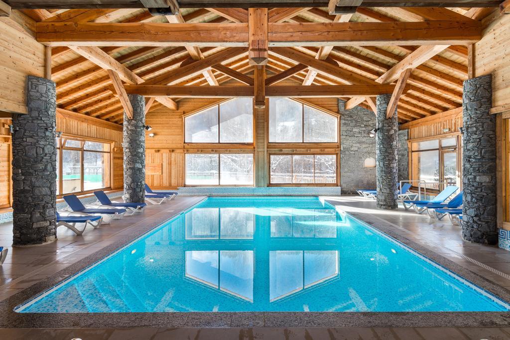 Skissim Premium - Résidence Le Hameau du Rocher Blanc 4* by Travelski Saint-Chaffrey Extérieur photo